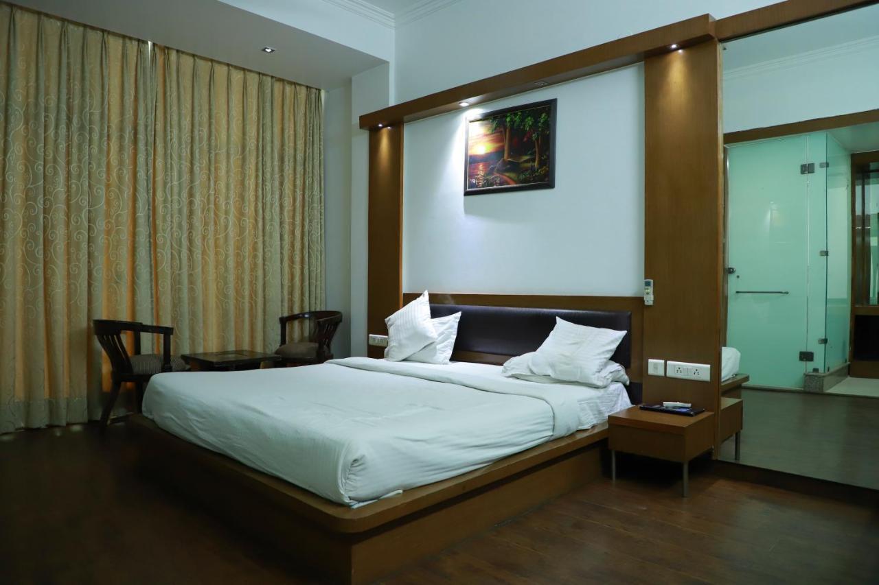 Hotel Parth Inn Ghaziabad Exterior photo