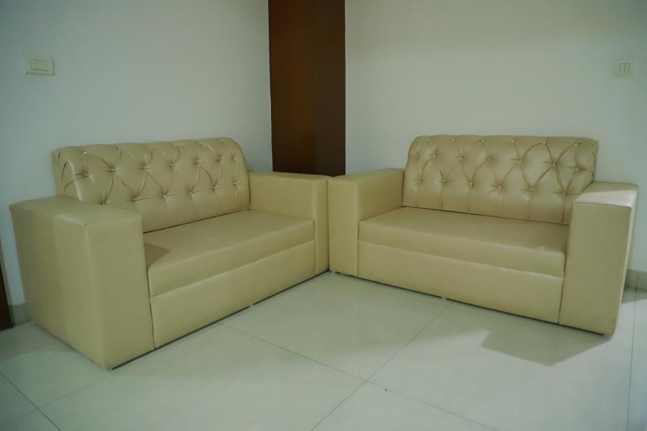 Hotel Parth Inn Ghaziabad Exterior photo