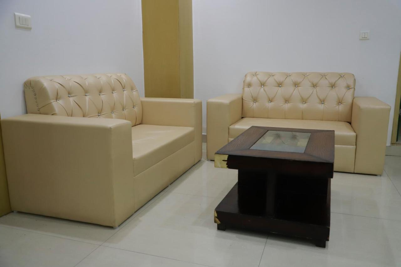 Hotel Parth Inn Ghaziabad Exterior photo
