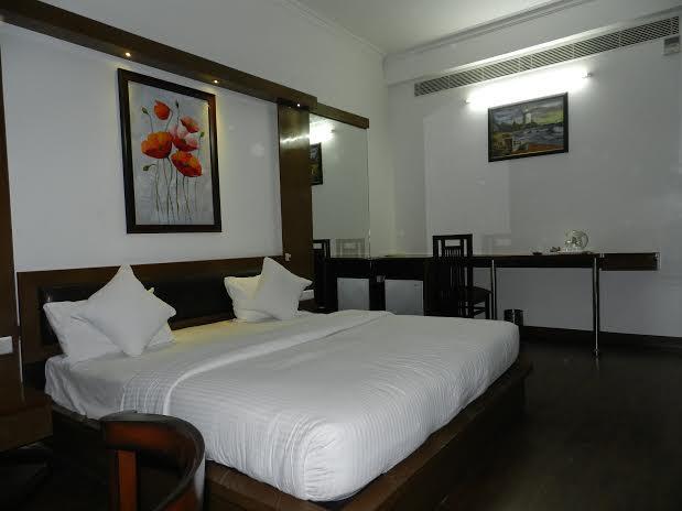 Hotel Parth Inn Ghaziabad Exterior photo
