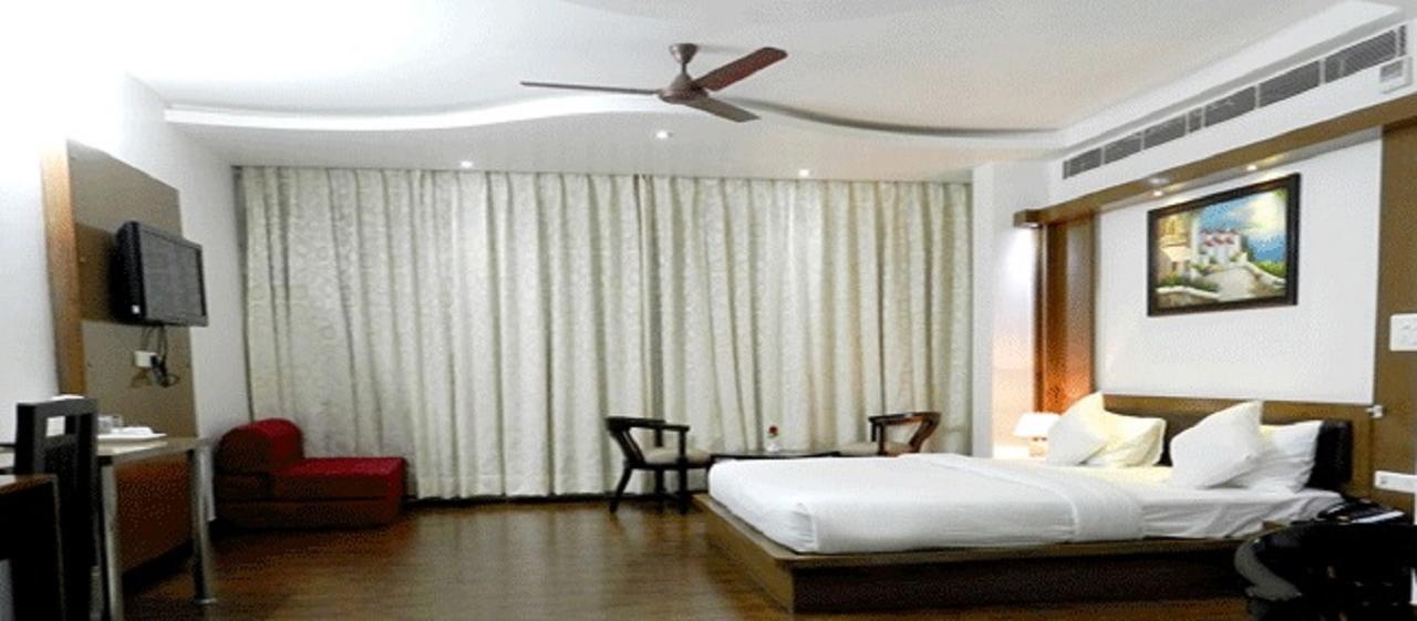 Hotel Parth Inn Ghaziabad Exterior photo